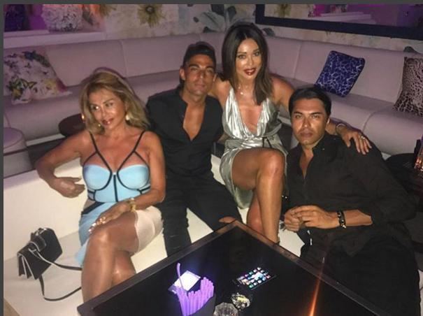 Validə Abbasovanın istirahəti -  FOTOLAR